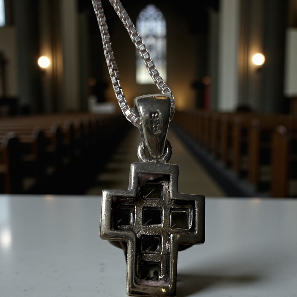 Silver Cross Pendant Necklace 5.2 grams .25 carat - Picture 3 of 4